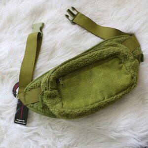 No Boundaries Women's Faux Sherpa Hands-Free Fanny Pack – Green – NWT